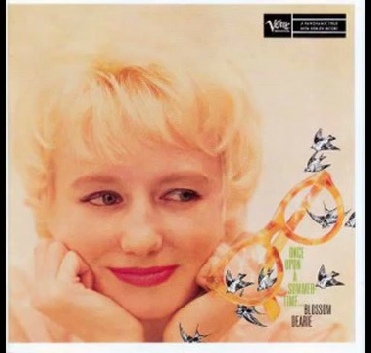 Blossom Dearie chante "Chez Moi" de Paul Misraki